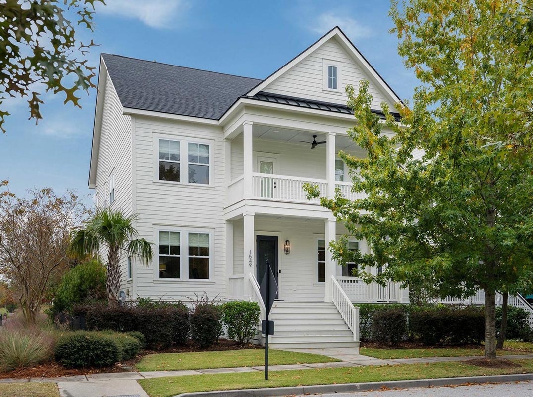 Renovated Elegance in Smythe Park